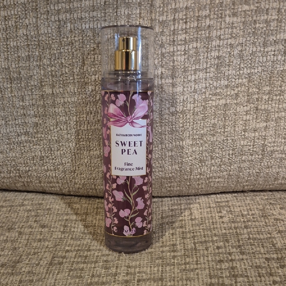 Bath & Body Works Sweet Pea Fragrance Mist - Purple and Pink
